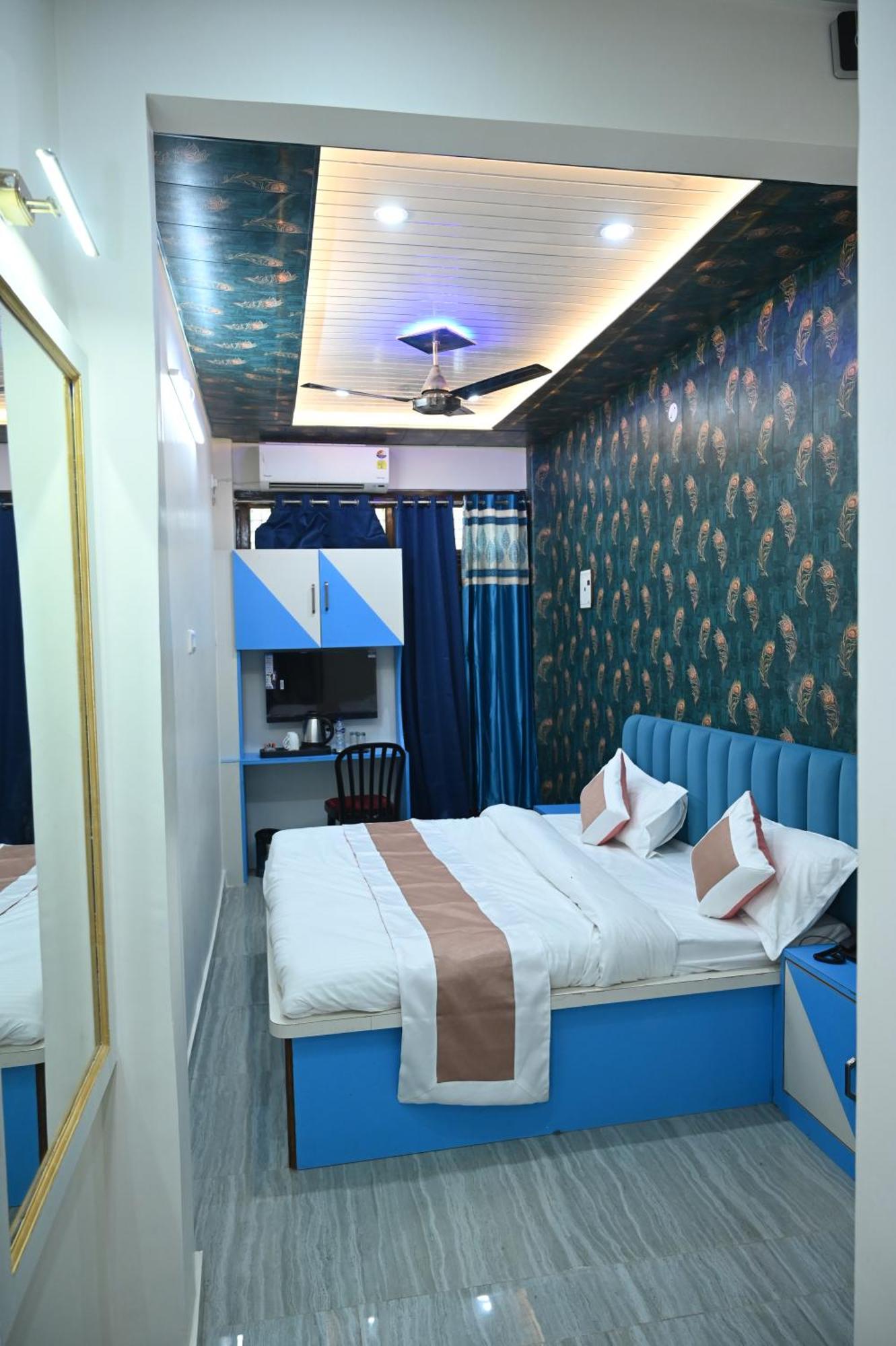 Sun High Stay Luxury Guest House Waranasi Zewnętrze zdjęcie