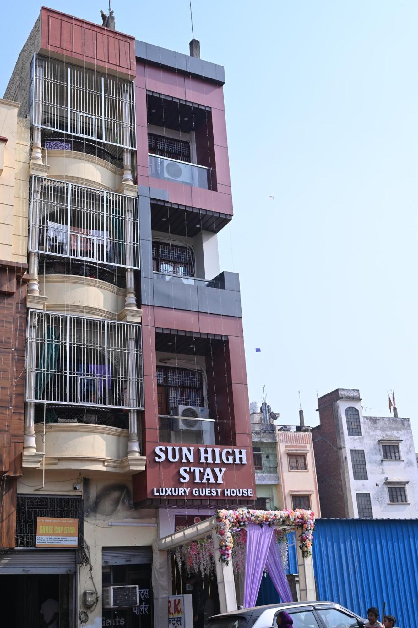 Sun High Stay Luxury Guest House Waranasi Zewnętrze zdjęcie